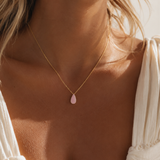 Naszyjnik z zawieszką Tears z emalią "Pink bloom"