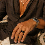 Pierścionek z ręcznie malowaną czarną emalią SIGNET MEN