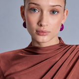 Kolczyki duże Tears z ręcznie malowaną emalią "Aubergine" pozłacane 24k złotem