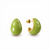 Kolczyki małe z ręcznie malowaną emalią Tears "Pistacio" 1 cm pozłacane 24k złotem